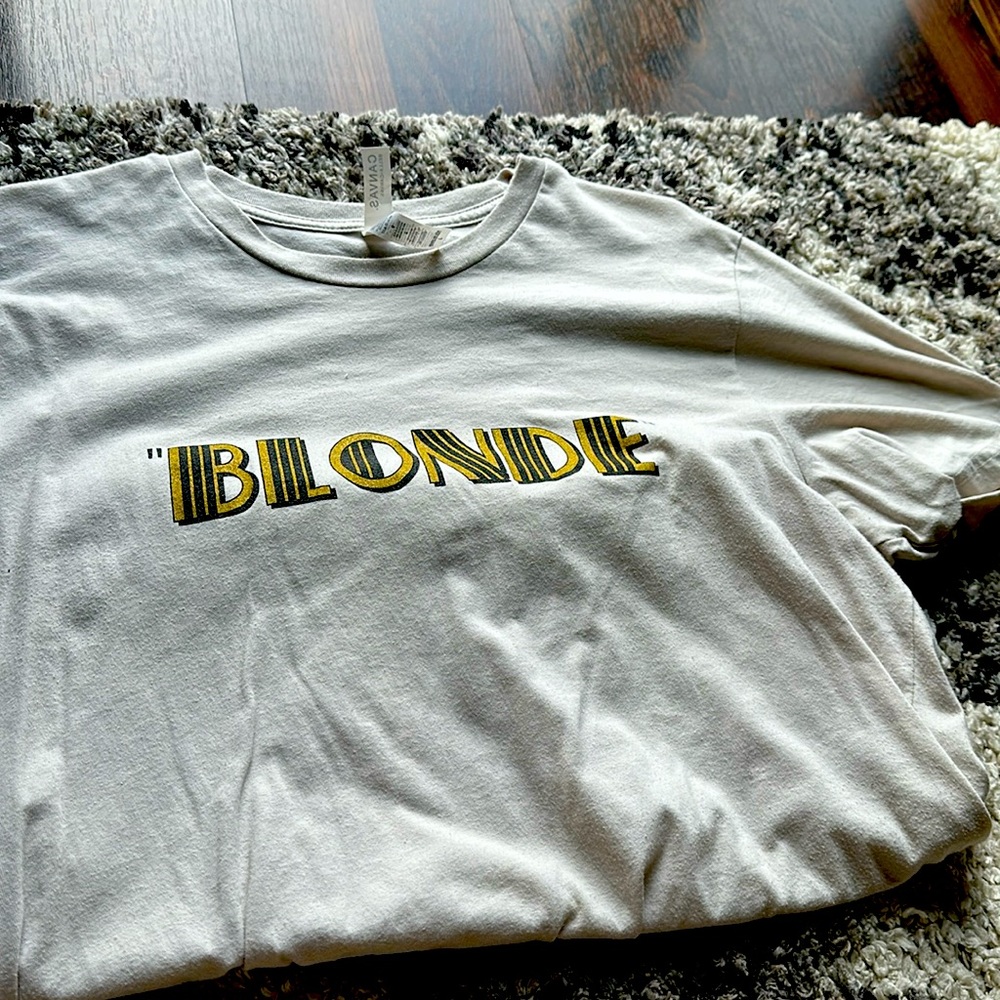 Graphic tee